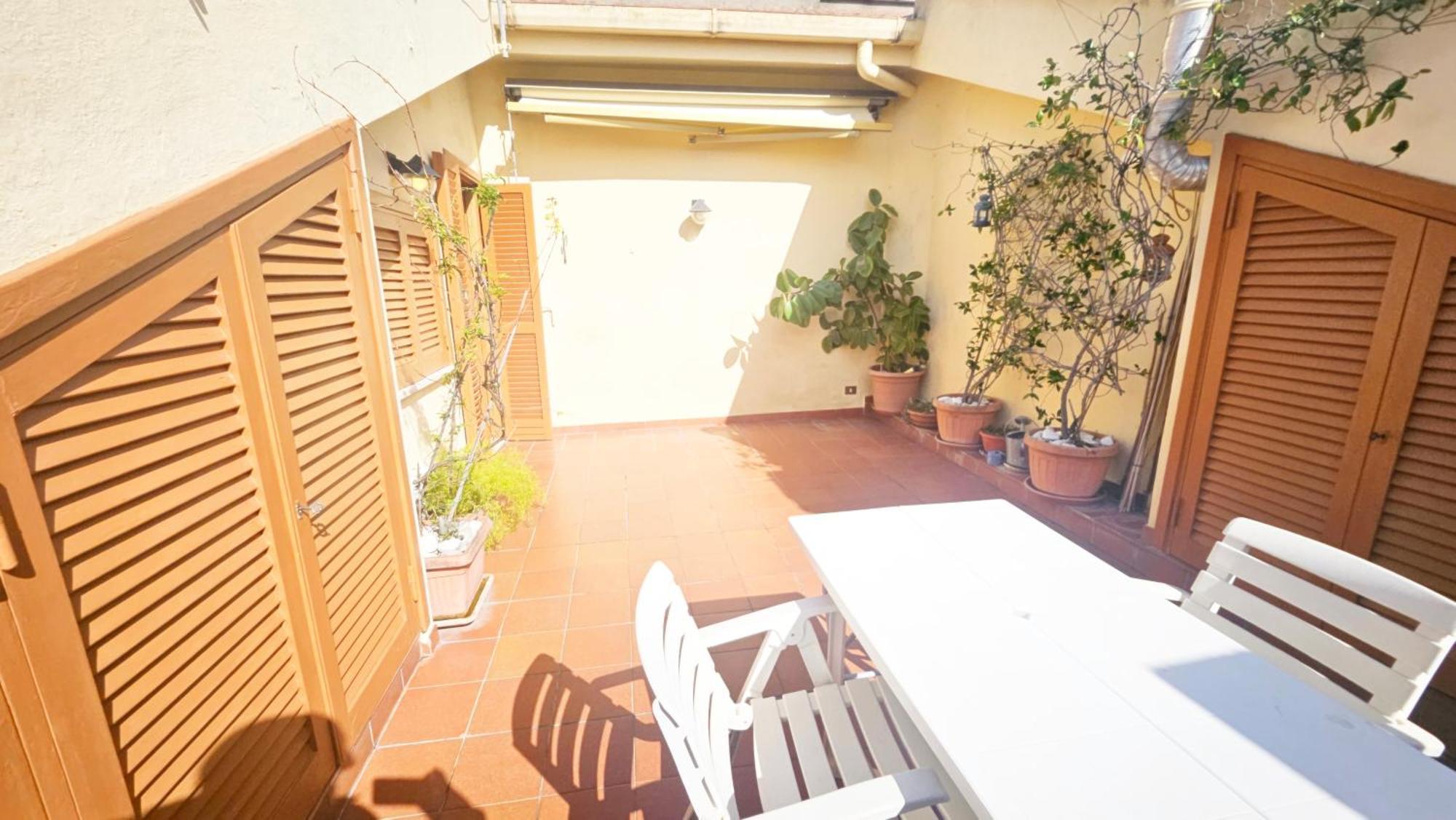 Cozy Penthouse With Terrace In Pet Friendly Rome
